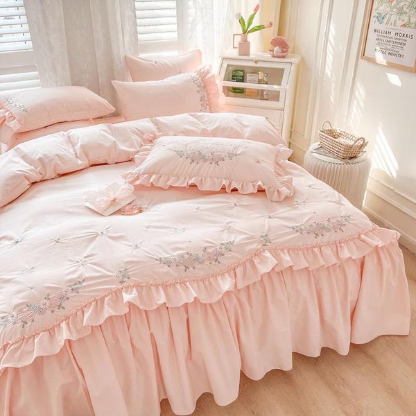 Yatak takımları vintage nordic pastoral sanatsal pamuk fırfırlar 4pcs set bitki desen yorgan kapağı keten yastık shams pembe sayfa