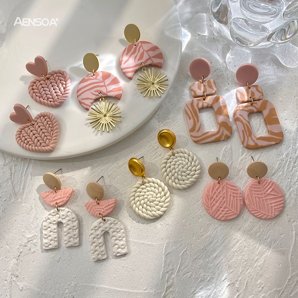 AENSOA Einzigartige weiß-rosa Polymer-Ton-Ohrringe für Frauen, handgefertigt, geflochten, geformtes Blattmuster, geometrische Ton-Ohrringe, Schmuck
