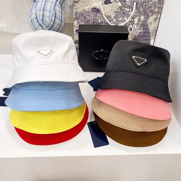 Designer-Hut-Eimerhüte für Männer, europäischer und amerikanischer P-Klassiker, schwarzer Fischerhut, Metall, klassisches umgekehrtes Dreieck, Logo-Emblem, Unisex-Hut