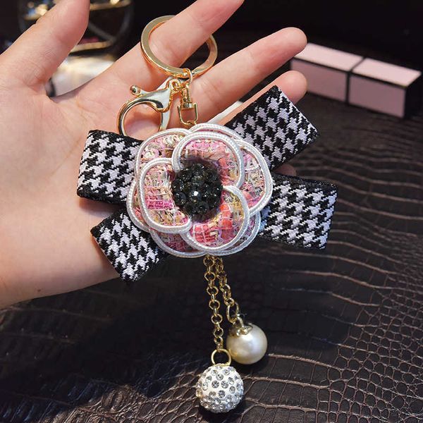 Schlüsselanhänger Luxus Perle Funkelnde Quaste Schwarz Rosa Plüsch Auto Tee Blume Tasche Schlüsselbund Schlüsselring G230525