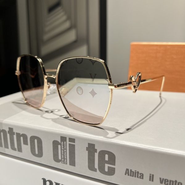 Occhiali da sole firmati di lusso da donna Fashion Attitude UV400 Protection Lens Square Full Frame Color oro placcato Logo laterale Occhiali da sole dorati Nuovo Vieni con scatola