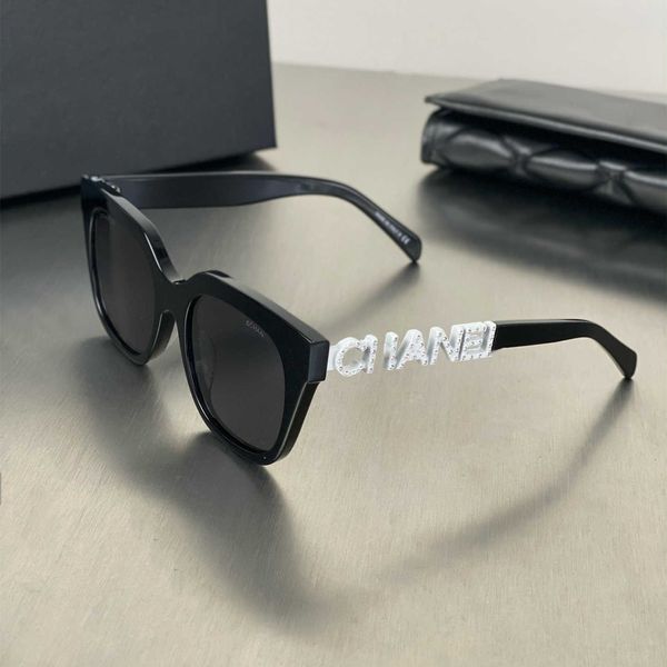 Modedesigner-Marke, coole Sonnenbrille, luxuriös, super hochwertig, mit Diamanten besetzter Buchstabe, fortschrittlicher Sinn für Damen, UV 5423, quadratisch, rundes Gesicht, dünn, mit Logo-Box