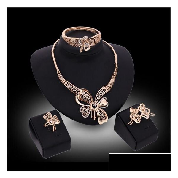 Armband, Ohrringe, Halskette, online zu verkaufen, hohle Schmetterlings-Schmucksets, weiße Edelstein-Armbandringe, 18 Karat Gold, vierköpfige Familie Dr. Dh0T2