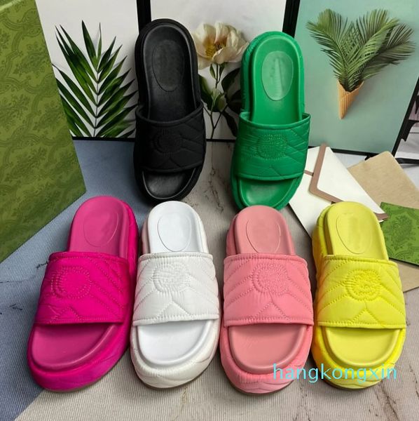 Faixa de seda de couro feminino solteiro espesso chinelos de designers sapatos de plataforma sapatos de praia de verão tamanhos de praia externa versátil tamanho 35-45