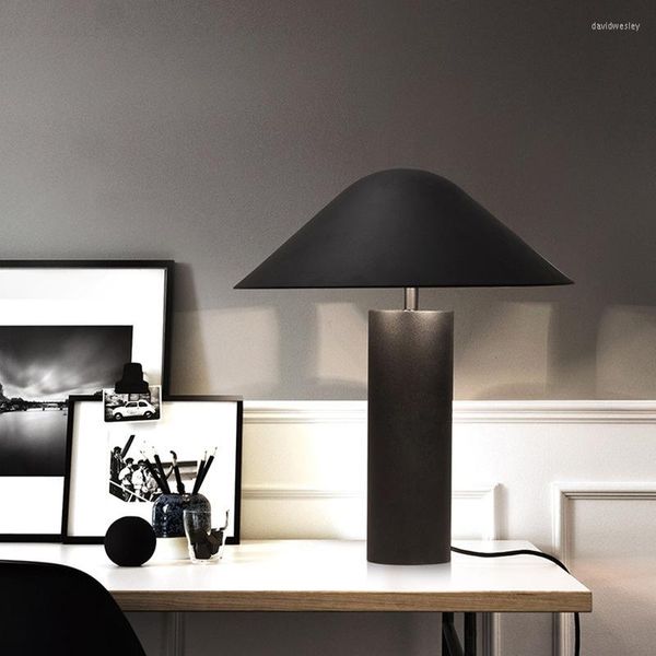 Masa lambaları modern yaratıcı led lamba siyah mantar ev oturma odası yatak odası el dekorasyon