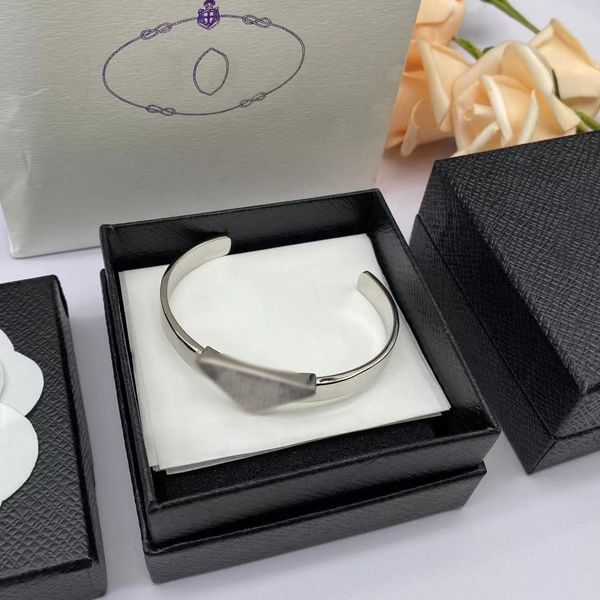 Designer-Armband, Herren-Armband, Nagel-Armband, Dreieck-P-Armreifen für Damen, neuer Stil, Geschenk-Inlay, verstellbare Öffnungsarmbänder, Designer-Armband für Damen, Goldarmband