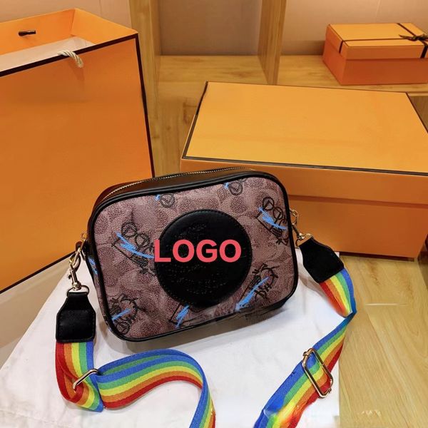 Nuova borsa per fotocamera Borsa a tracolla piccola con tracolla stampata in carrozza retrò americana Borse da donna con bordo arcobaleno testurizzato