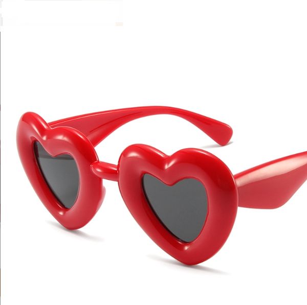 2023 Moda Pink Heart Sunglasses for Girls Cat Eye Vintage Designer de marca preto Red Heart Solds Sun Glasses For Women UV400