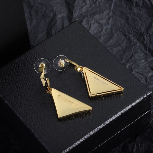 Stud Designer Brincos de Ouro Stud para Mulheres Triângulo Brincos Jóias Moda Triangular Ear Studs Mulher Hoop Earings P Brinco Amor Presente 2305261D