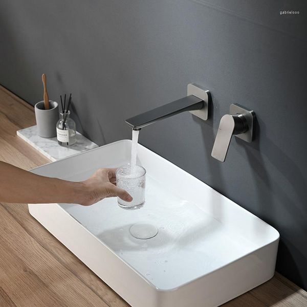 Banyo lavabo musluklar silah gri gizlenmiş gömülü musluk duvara monte tasarım soğuk ve çift kontrol havzası musluk küvet