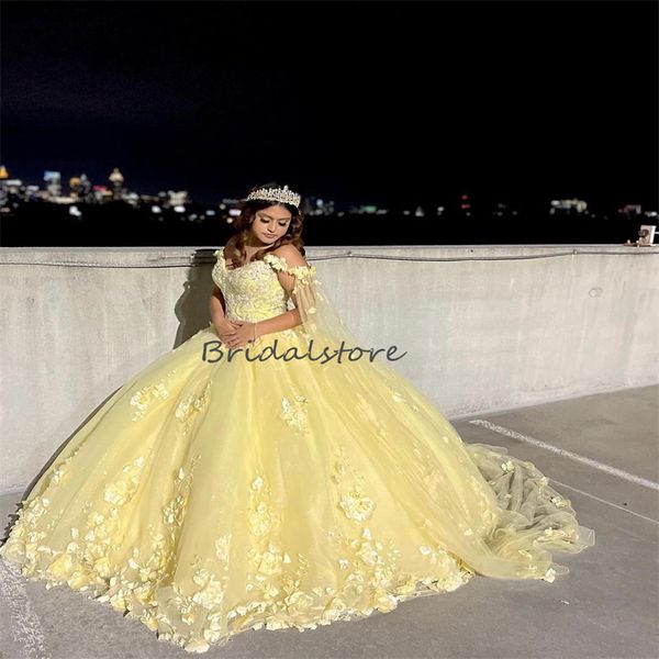 Princess Amarelo Quinceanera Vestido 2023 Vestidos mexicanos para XV 15 Vestido de festa de aniversário Sweet 16 3d Flores de luxo Cape Prom Dress Corset Destrante