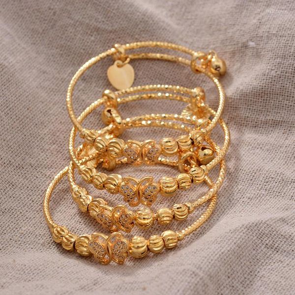 Pulseira 4pcs Banges de cores douradas para meninas/bebê/crianças charme pulseiras de borboleta sinos jóias infantil presentes de natal bead