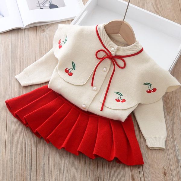 Conjuntos de roupas 2023 Autumn Knitwear Princess Clothes para meninas crianças crianças usam suéter de cereja Saias plissadas de duas peças sui