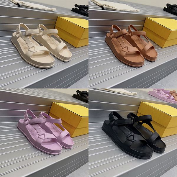 Luxo f Sentir sapatos femininos Designer Sandals de borracha branca Man Slipper Slides planos de cordão com faixas largas correção de fixação embelezada com sandálias f Roma de motivos f