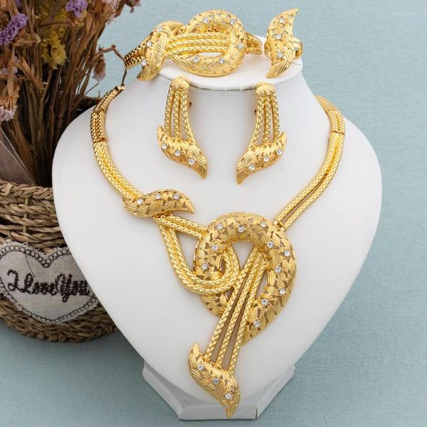 Brincos de colar Conjunto de ouro de luxo para mulheres forma de guitarra Itália Dubai Jóia Classic Lady Wedding Party Gift Gift