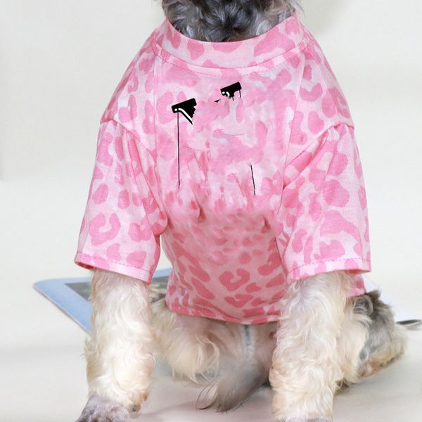 Großhandel Hundekleidung Marke Hundebekleidung Klassiker Designer F Kleidung Muster Mode Sommer Baumwolle Haustiere T-Shirts weiche atmungsaktive Welpen Kätzchen Haustier Hemden Hundeschichten
