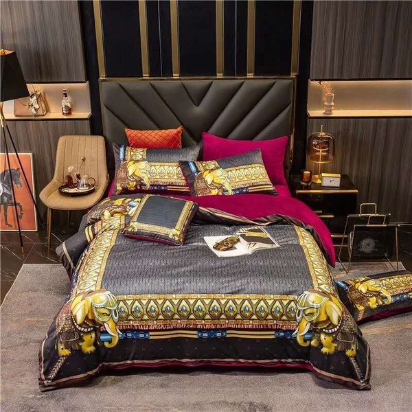 Marka Lüks Tasarımcı Yatak Setleri İpek Runing Fil Baskılı Kraliçe Boyut Beden Yatak Tabağı Moda Yastık Yastıkları Yorgan 2023