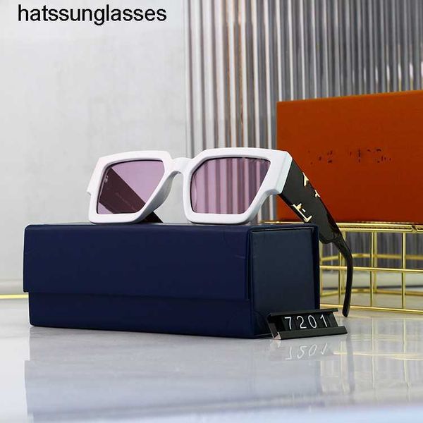 2022 Óculos de sol emoldurados femininos líquidos Red Moda Sunglasses Sun Somb