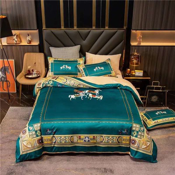 Brand Luxury Green set di biancheria da letto di design in seta Runing horse stampato queen size copripiumino lenzuolo moda federe consolatore 2023