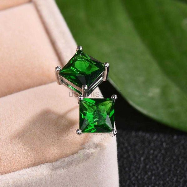 Estudo simples Brincos quadrados de pedra verde para homens Princesa Crystal Wedding Ear Studs