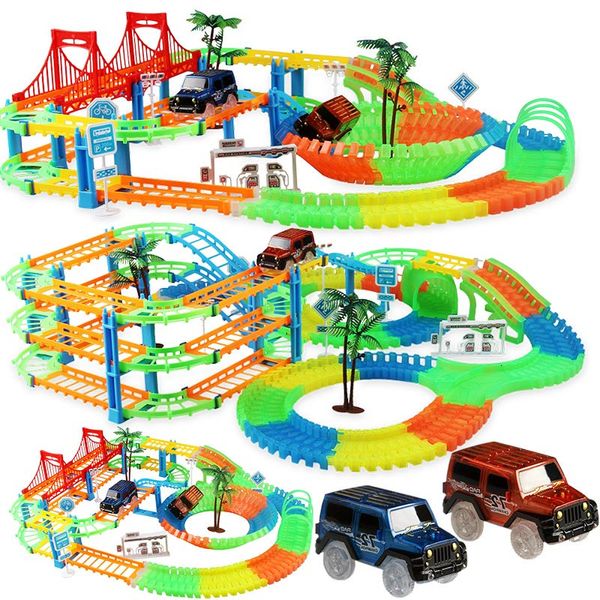 Diecast Model Car Railway Racing Play Play Set Educational Diy Bend Race Flexível Flash Electronic LED Brinquedos de carro leve para crianças 230526