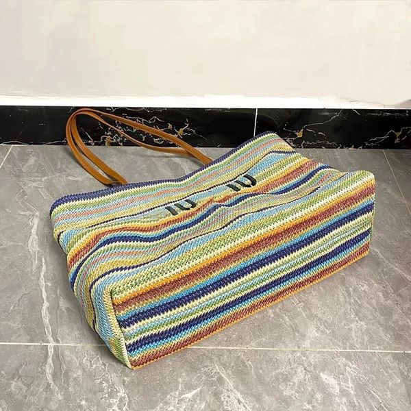 Hochwertige Schulterdesigner Taschen Tasche Strohbeutel Sommer Strand Travel Einkaufshandtaschen Korb hohl Out gewebtes Leder Griff Casual Urlaub Tasche mit großer Kapazität