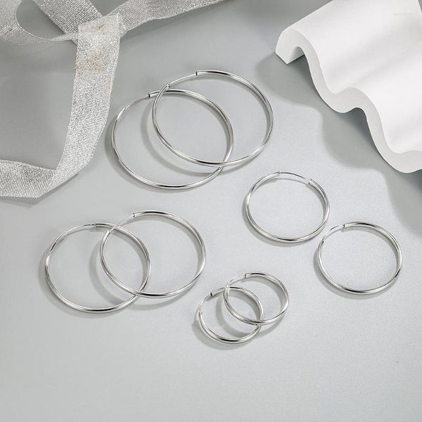 Brincos de argola Big Hoops femininos tamanho 2023 Trend Silver Color estética Exagerada Acensores coreanos de moda por atacado