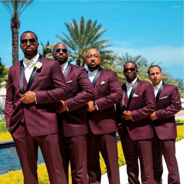Ternos masculinos Africanos Borgonha Mens de forma para casamento Black Shawl Lapel noivo Tuxedos 3 peças calças colete de colete Man Groomsmen