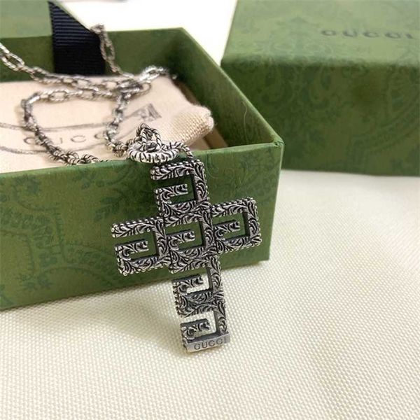 Anel de colar de pulseira de jóias de grife de grife escavado padrão esculpido Cross Hip Hop Men's Mesmo Cadeia de Camisinho