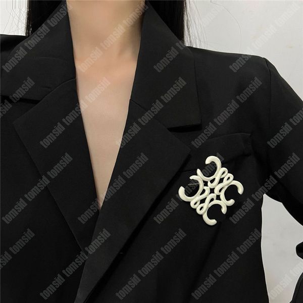 Broche de designer para mulheres Broches de ouro de ouro prateado pinos de folhetos de fashion de fashion de luxo de luxo