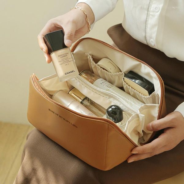 Bolsas de armazenamento Mulheres de grande capacidade viajam Bolsa de cosméticos portátil bolsa de beleza de couro impermeável portátil