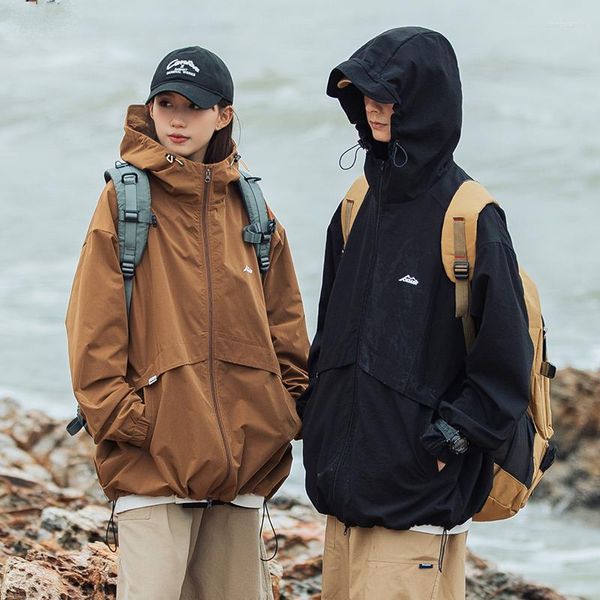 Jackets masculinos Spring Autumn Chining Climbing Outerwear Jaqueta à prova de vento Casacos com capuz homens homens solteiros chapéu de zíper de retalhos soltos PLUS