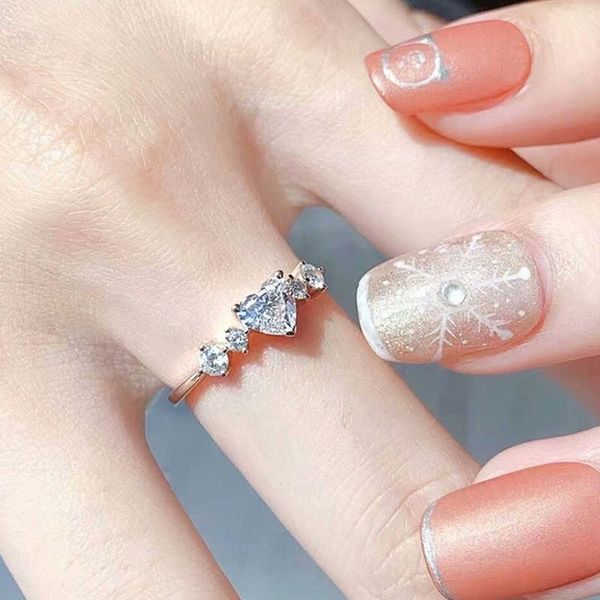 Кольца Band Rings Huitan Новейшее сердцебиение с кубической цирконии женское кольцо модное предложение обручальное кольцо для подруги высококачественные серебряные украшения AA230530