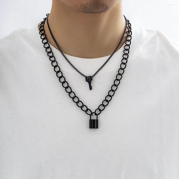 Collane con ciondolo 2023 Collana da uomo con lucchetto in stile gotico nero Personalità punk esagerata Regalo Pendulo da uomo chiave multistrato