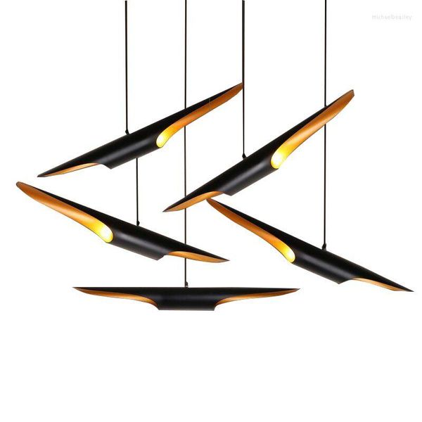 Lampadari Delightfull Coltrane Modern Loft Lampadario a LED Lampada Tubo di luce Tubo Oro Nero Ala E27 Sospensione a soffitto