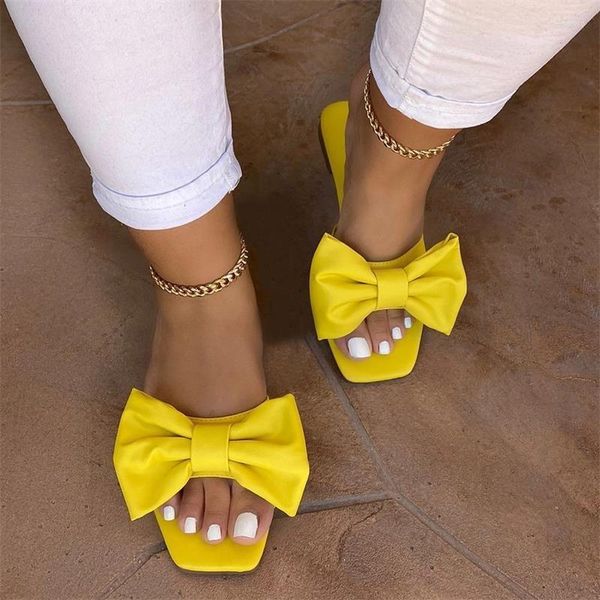 Chinelos arco mulheres amarelas peep dedo dedo sandálias planas verão 2023 coloras de doces deslizam slip feminino sapatos de praia mais tamanho 43
