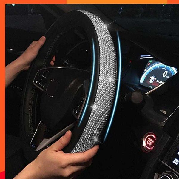 Nuovo nuovo volante per auto Copertura in cristallo scintillante con diamanti Copertura in pelle antiscivolo Bling Accessori per auto Volante Car styling