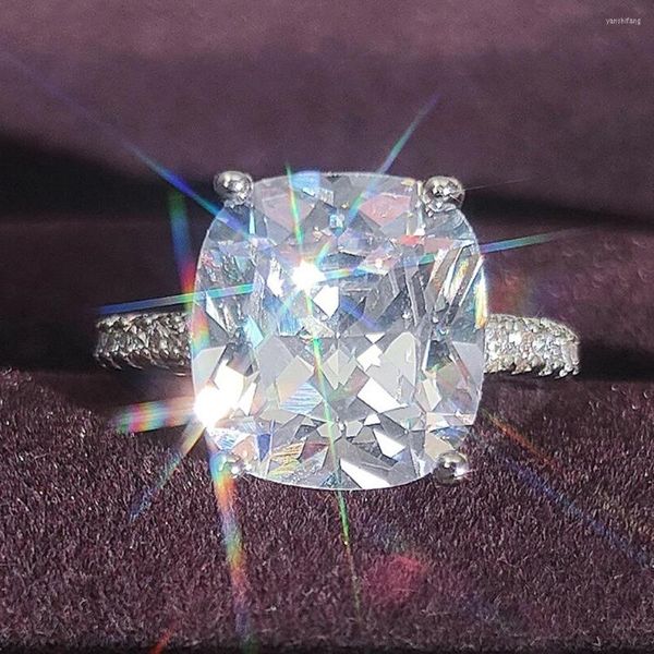 Anelli a grappolo Designer Ring Cushion Cut Zircon 925 Sterling Silver Per le donne Gioielli da dito Fidanzamento di nozze di lusso Personalizzato