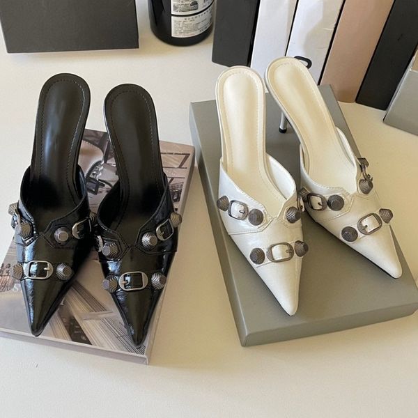 Luxury feminino chinelos de pista superior designer sandálias de moda de verão sapatos de moda ao ar livre sapatos de festa de salto alto de couro, sapatos casuais clássicos 7cm