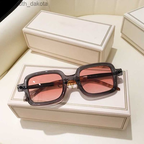 Occhiali da sole Vintage Grigio Rosa Lens Square Occhiali da sole Donna 2021 Brand Fashion Spectacle Plain Eyewear 90s Rectangle Men Shades Occhiali da sole L230523