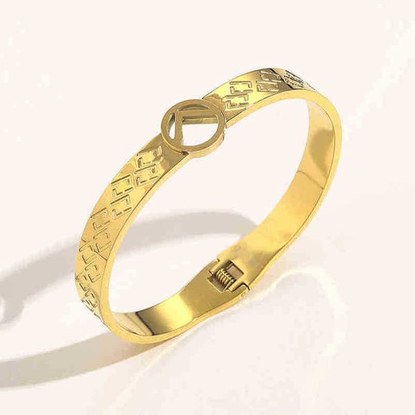 gioielli di design braccialetto collana anello Accessori Titanio Acciaio inossidabile inciso cava semplice fibbia a molla Bracciale aperto di alta qualità