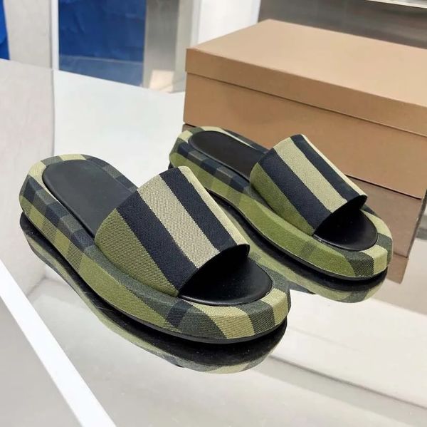 Chinelos sandálias mulheres designer slides moda carta verão senhoras flip flop plana borracha tick bottoms sandália sapatos de praia