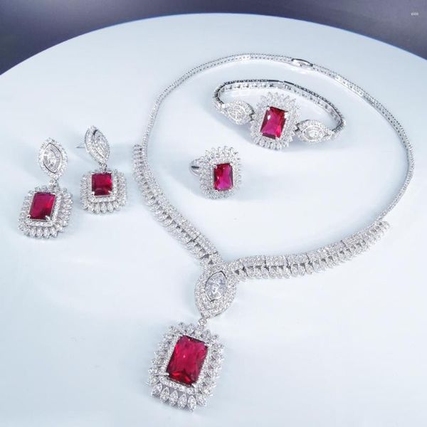 Set di orecchini per collana 2023 Fashion Luxury Dubai Red Square Zircon Wedding Bracelet Ring Jewelry Banquet Dressing