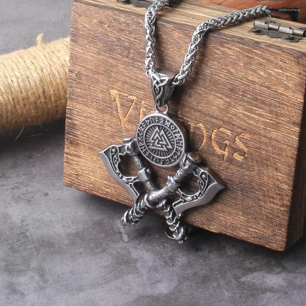Colares pendentes de aço inoxidável masculino requintado colar de machado duplo runa nórdica amulet presente de alta qualidade jóias por atacado