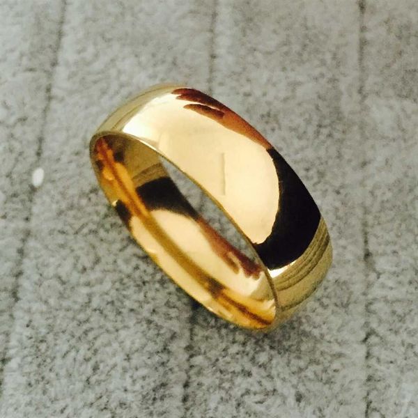 Anéis de ouro de casamento masculinos de 8mm de largura alta polimento real 22k anéis de dedo de titânio 316l preenchidos com ouro para homens nunca desbotam tamanho dos eua 6-14208d