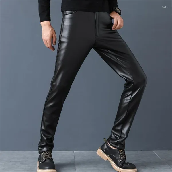Calças masculinas grossas skinny PU impermeável couro veludo calças finas quentes meados de motocicleta masculino