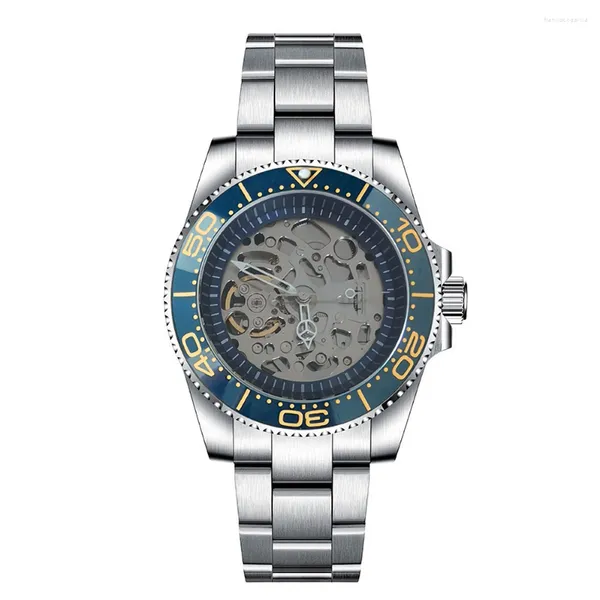 Armbanduhren Uhr 40 m Präzisionsstahlgehäuse mit Sandarmband, blaues Saphirglas, ausgehöhltes Zifferblatt, inneres Schatten-NH70-Uhrwerk
