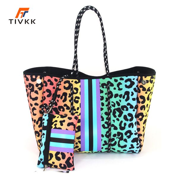 Bolsa de praia extra grande de neoprene com estampa de leopardo Bolsa de ombro feminina com bolsas pequenas à prova d'água respirável moda natação esportiva