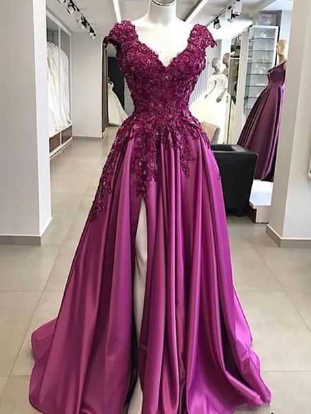 Vestidos de baile roxo plus size vestido de noite festa formal zíper rendas até novo personalizado uma linha sem mangas apliques feitos à mão flores com decote em v cetim coxa-alta fendas