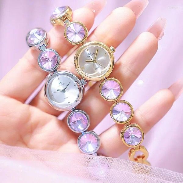 Armbanduhren Luxus Damenuhr Kleines rundes Zifferblatt Mode Champagner Gold eingelegter Diamant Armbandarmband Exquisite Mädchen Quarzuhren Uhren